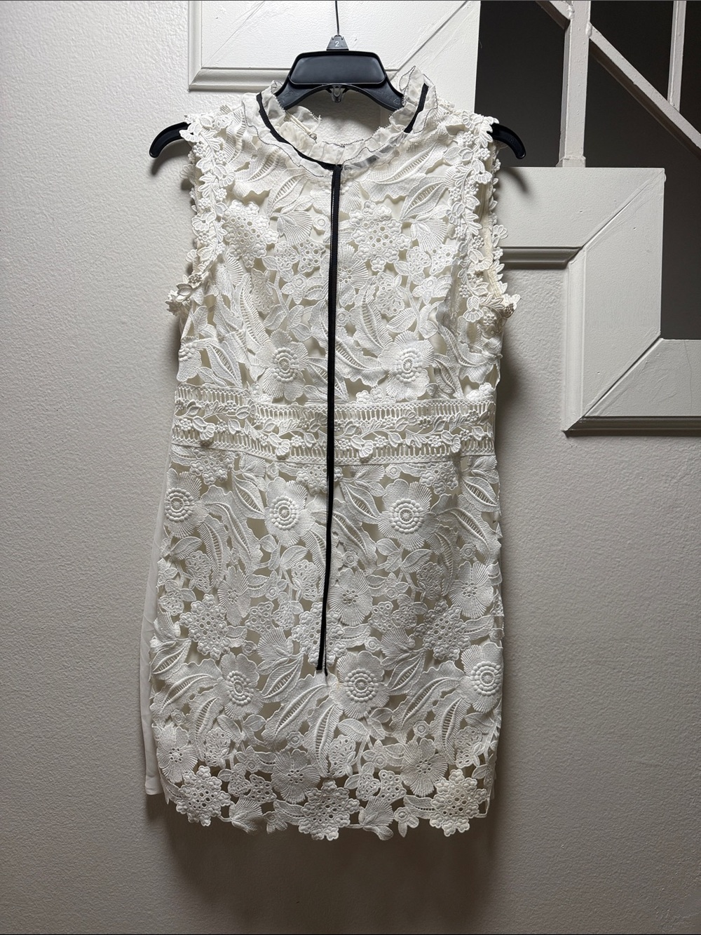 Elegant White Lace Sheath Dress